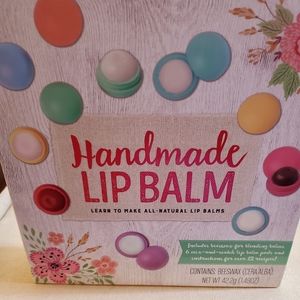 🎉NWT Handmade Lip Balm Kit🎉